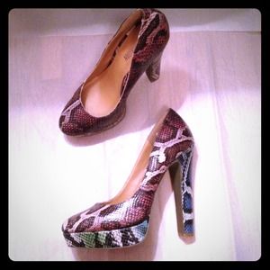 Multicolor snake skin heels!