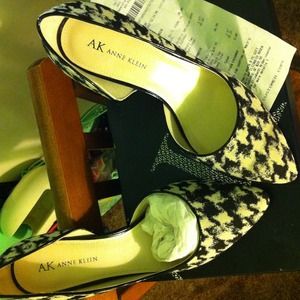 Anne Klein black& white