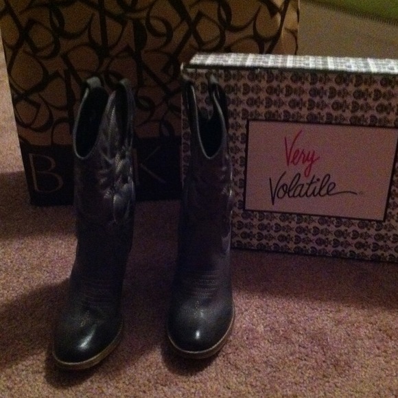 Bakers cowgirl boots!