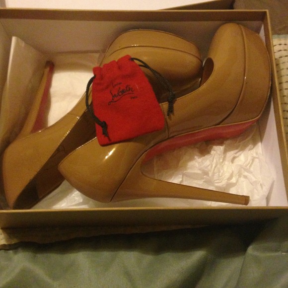 Authentic louboutin - Picture 2 of 4
