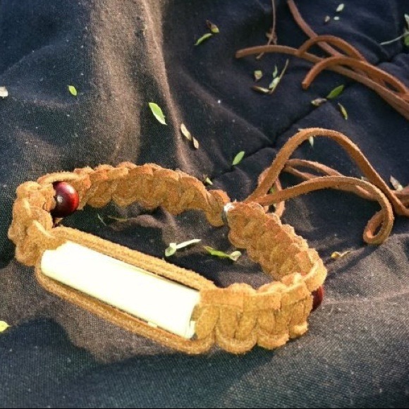 Hand woven leather bracelet - Picture 1 of 1