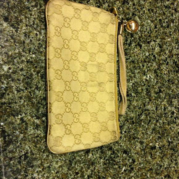 Gucci wallet or small clutch 100% authentic