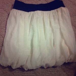 💟RESERVED💟 FOREVER 21 white & black skirt