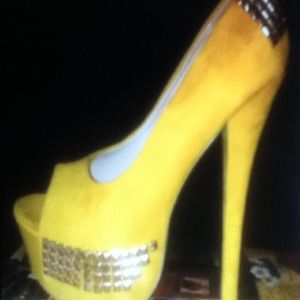 Mustard yellow peep toe heels