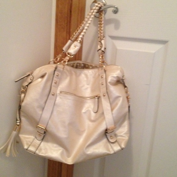 Buckel purse pearl and gold