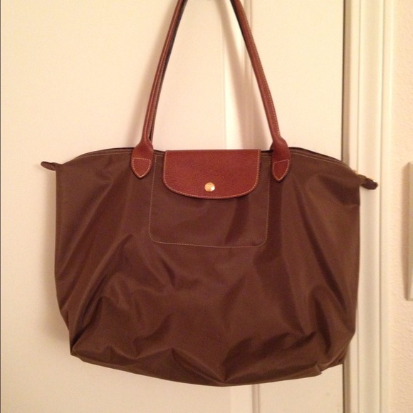 ❌SOLD❌Authentic Longchamp medium Le-Pilage Bag