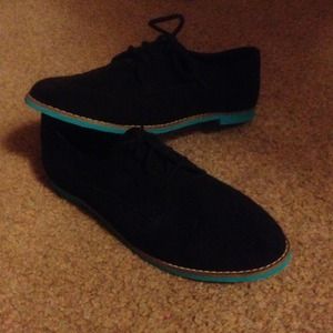 Mossimo black and blue oxfords