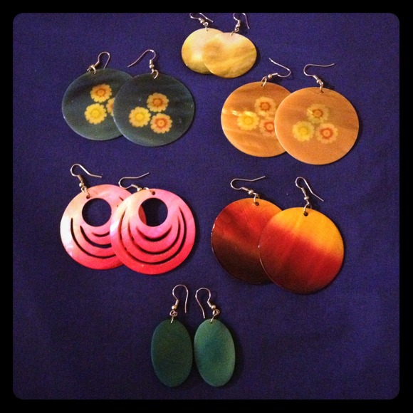 🌀Bundle🌀6 Pairs of Earrings made from shells!
