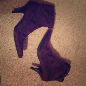 SOLD IN BUNDLE BCBGirls brown boots