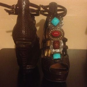 🎊🎊reduced 🎊baby Phat gladiator heels with beads
