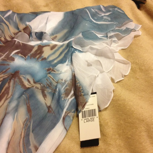 Off the Shoulder Top - Picture 2 of 2