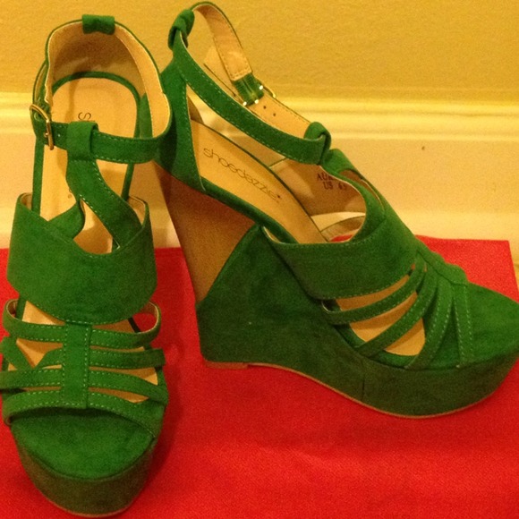 Green open toed wedges with ankle clasp