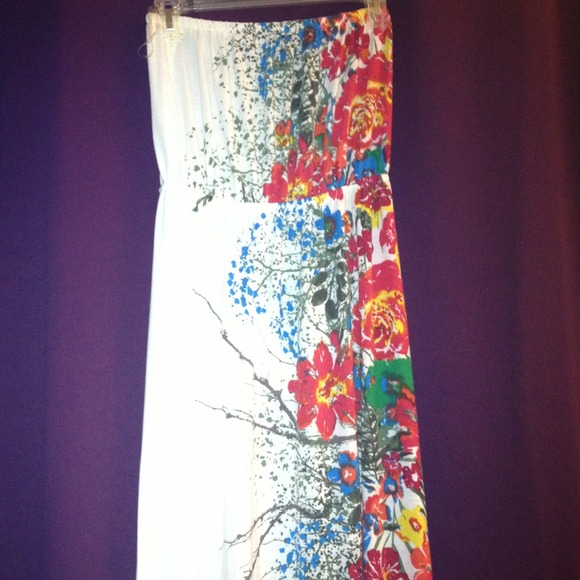 Colorful springtime maxi dress
