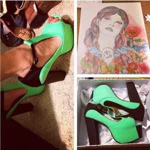 ✋SOLD TO  @XSTINA 😽