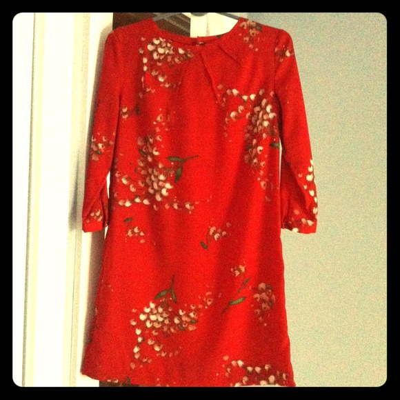 Beautiful dress by MNG. Worn only two times.