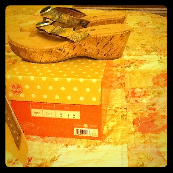 Cork switchables sandal