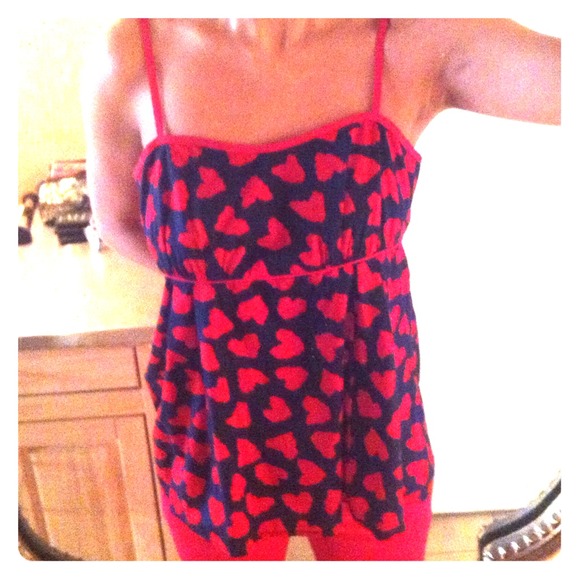 Marc by Marc Jacobs navy & red heart print top