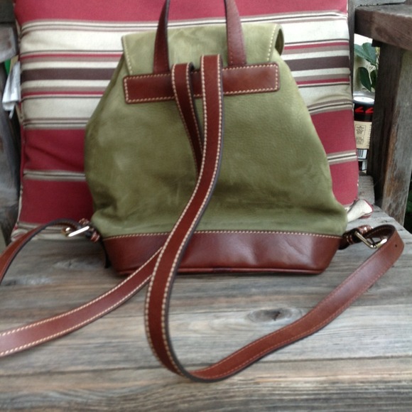 SOLD ***********Dooney & Bourke backpack purse bag - Picture 3 of 4