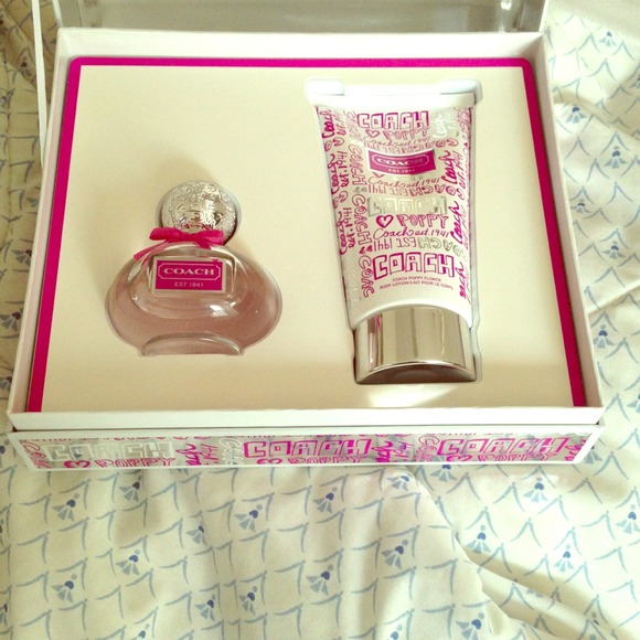 BRAND NEW Coach Poppy Perfume/Lotion Set
