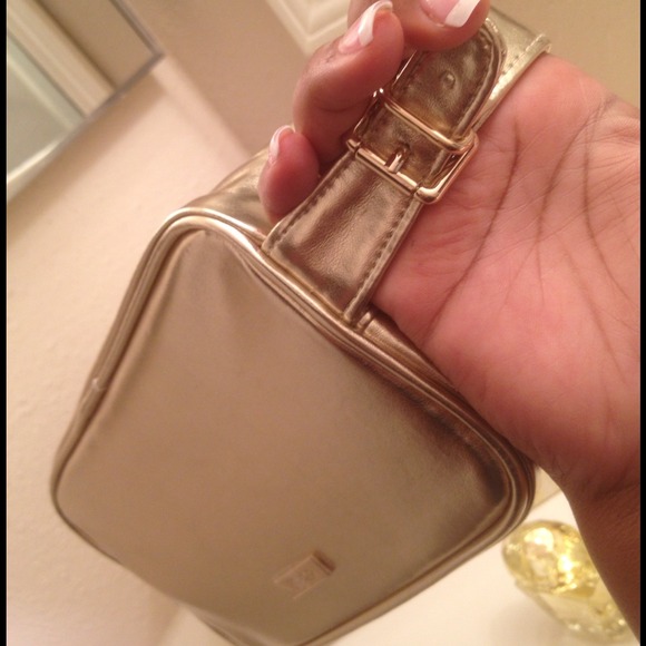 Versace Parfums Gold Hand Held Clutch Handbag! - Picture 4 of 4