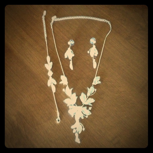 Silver Jewelry Set
