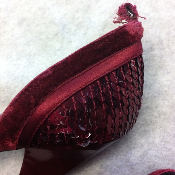 *traded* Authentic Tom Ford Gucci Red Sequin pumps - Picture 4 of 4