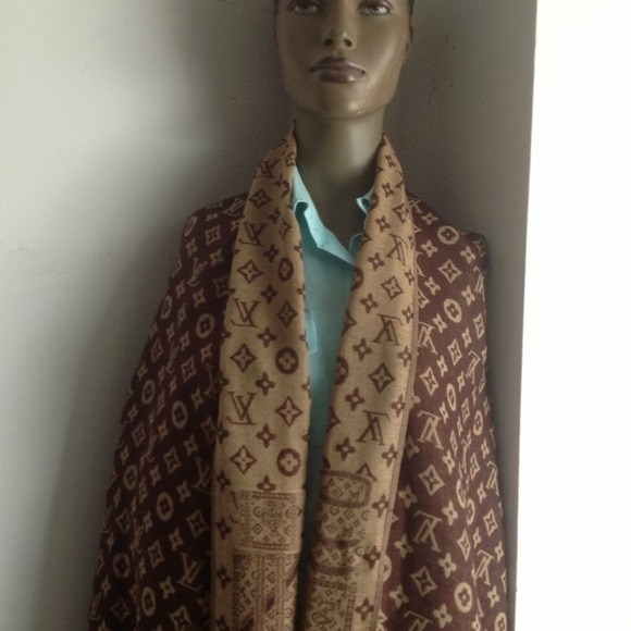 LV shawl/scarf reserved for tan1sha