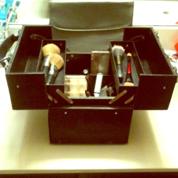 Reserved Dior makeup box and Dior makeup case!!!