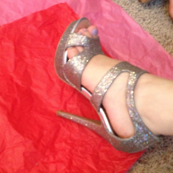 SOLD - Picture 3 of 3