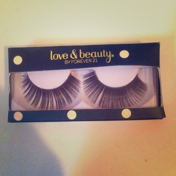 ***REDUCED F21 Eye lash set