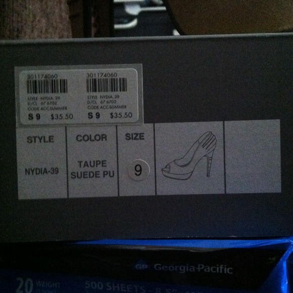 NWT Taupe Suede Pumps - Picture 4 of 4