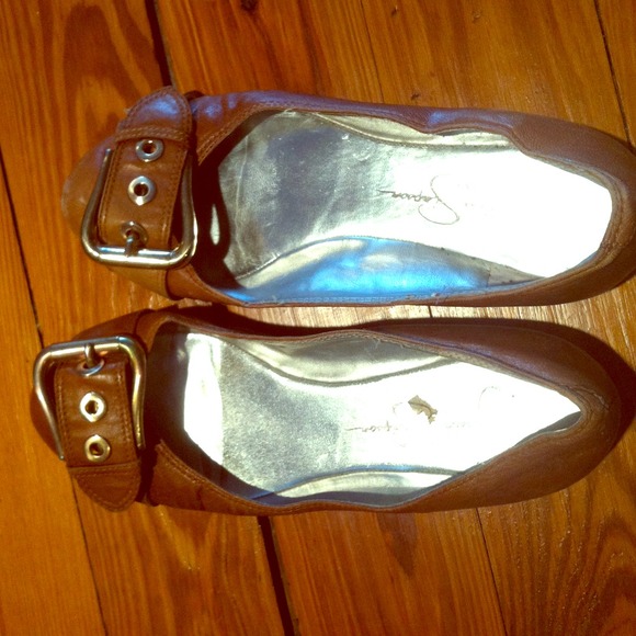 Tan flats