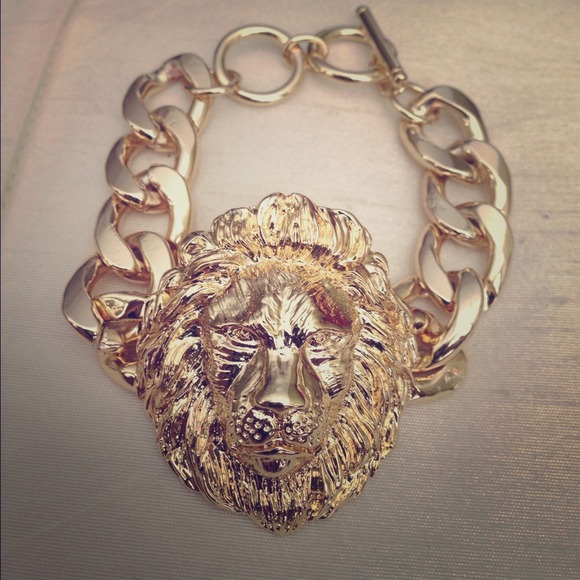 Gold Lion Head Bracelet