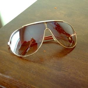 ❌Sold in bundle ❌Sunglasses 👀✨