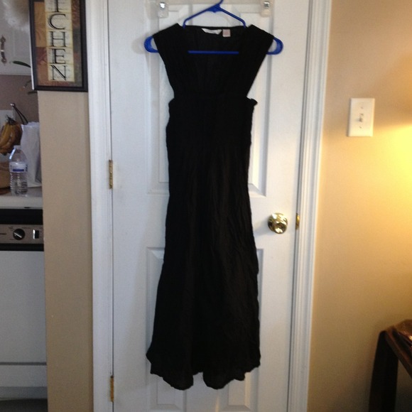Sleeveless black dress