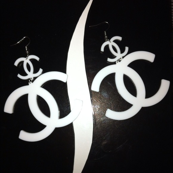 Accessories - 2 Pairs Fashion Cutout Statement Earrings