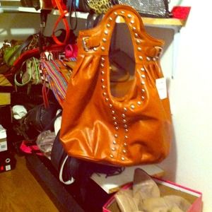Camel brown purse!! NEW WITH TAGZ!!