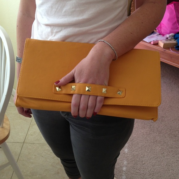 Nwot Betsey Clutch Mustard