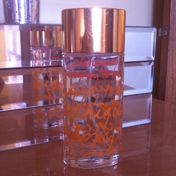 SOLD! Clinique happy to be - Picture 1 of 3