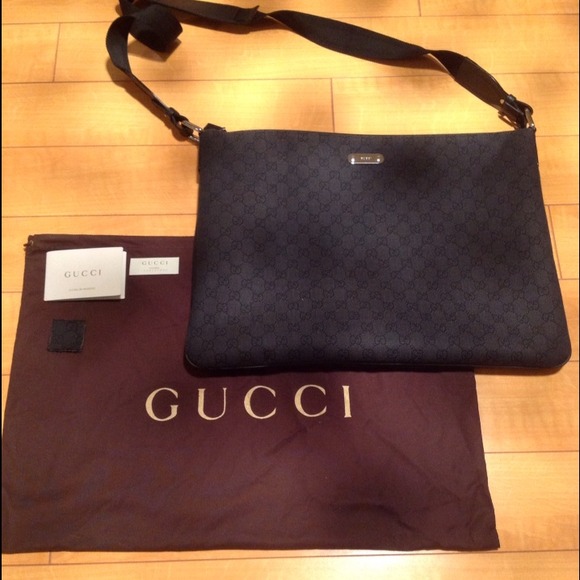 AUTHENTIC NWOT Gucci Messenger Bag