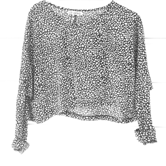 Black and white cheetah midriff