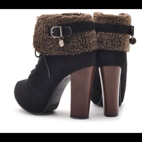 Brand new velvet ankle boots. - Picture 2 of 3