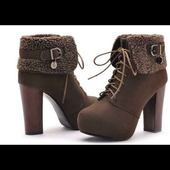 Brand new velvet ankle boots. - Picture 3 of 3