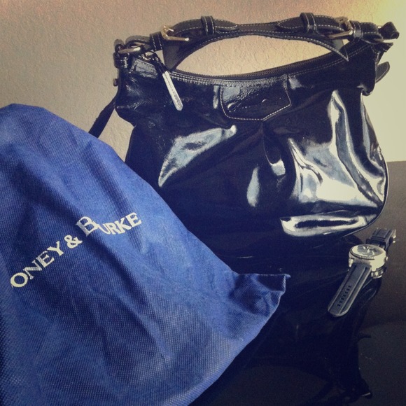 👜 Authentic Leather Dooney and Burke Bag
