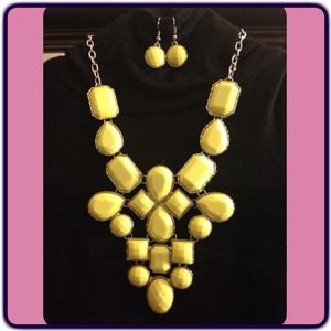 ❌SOLD❌ @sher_sher Statement Necklace/Earrings Set