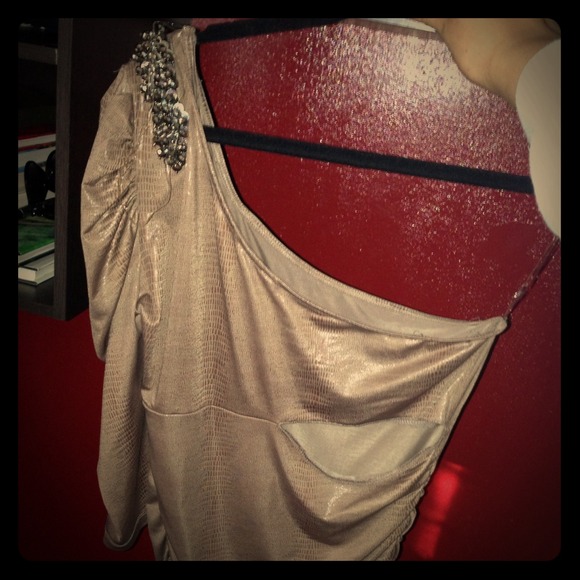 Dress/beige.