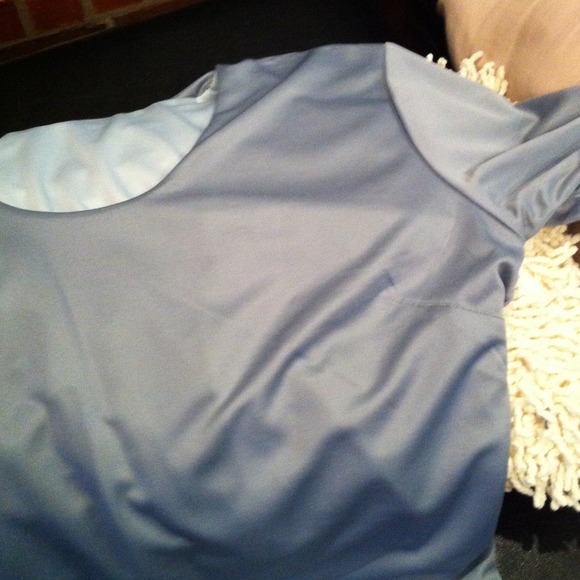 *REDUCED* Nike DriFit Workout Top - Picture 4 of 4