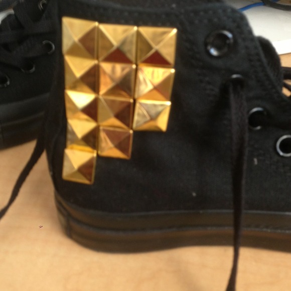 ❌SOLD❌Black High Top Converse w/ Gold Studs - Picture 2 of 4