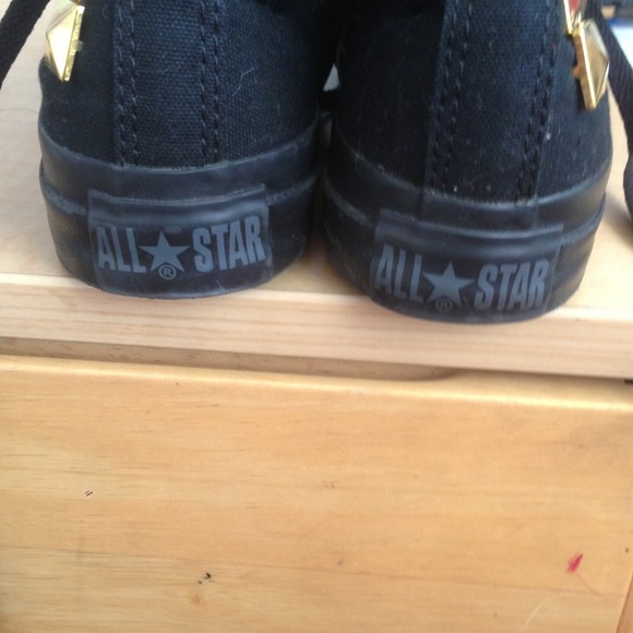 ❌SOLD❌Black High Top Converse w/ Gold Studs - Picture 3 of 4