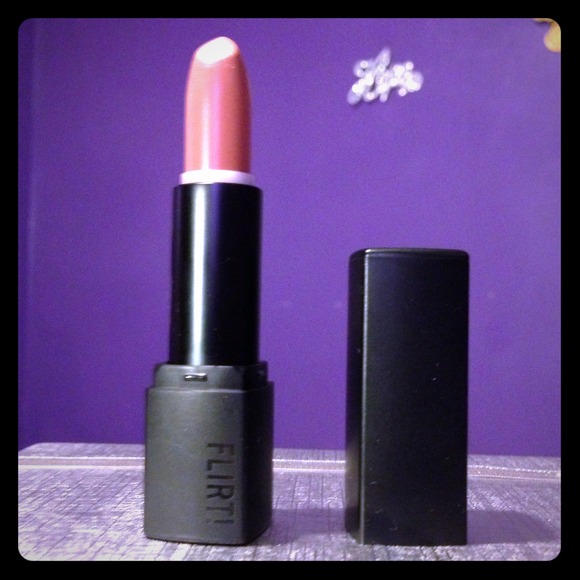 Reserved Flirt pallet and a lipstick <3